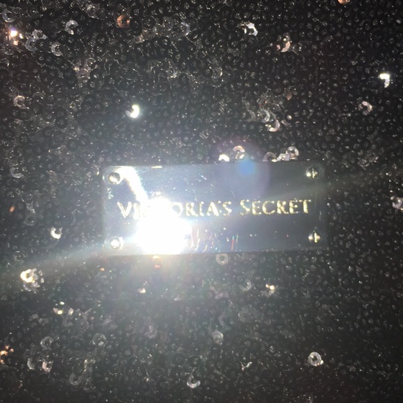 SOLD💥 5 for $20 💥Victoria’s secret sequin clutch - Picture 4 of 6